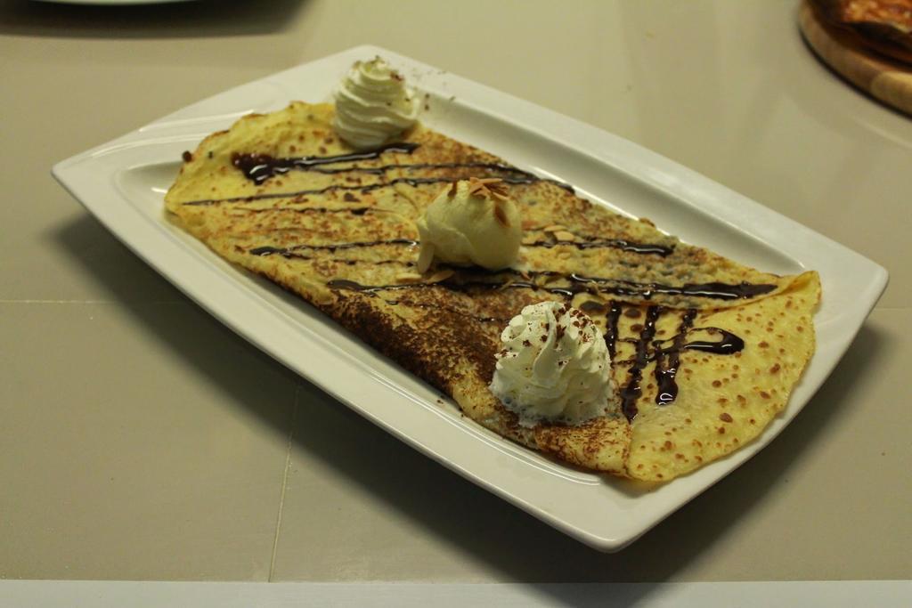 Le Parrots-Inn Jomtien Beach Exterior photo