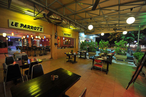 Le Parrots-Inn Jomtien Beach Exterior photo